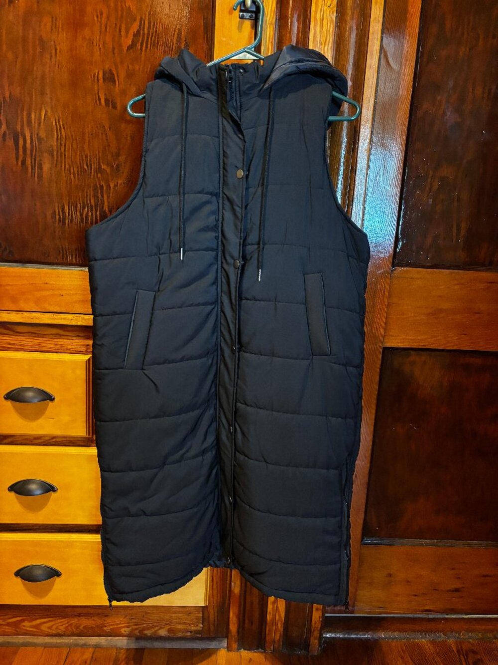Long Black Sleeveless Hooded Puffer/Quilted Vest Size XL